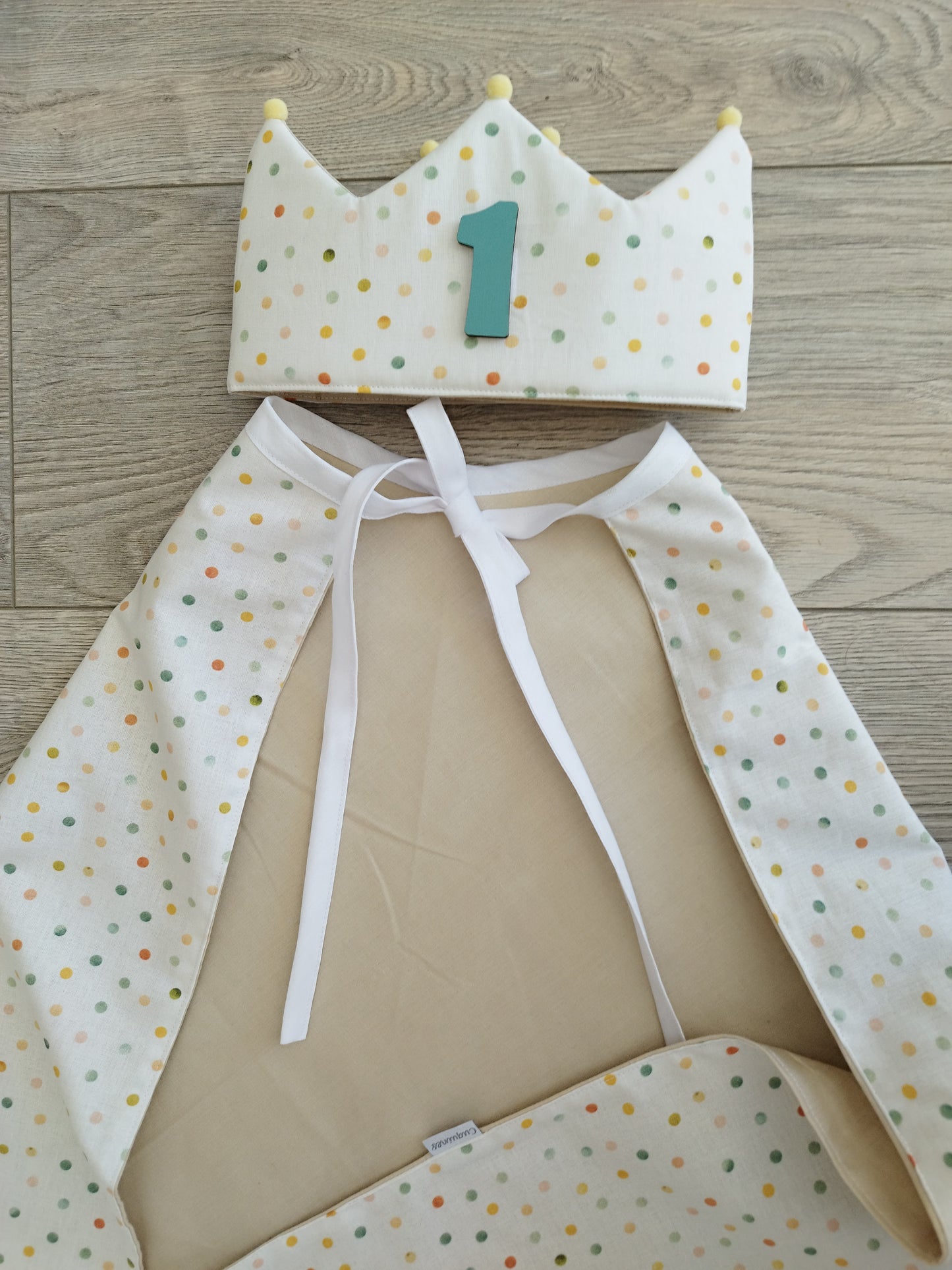 Conjunto Capa de cumpleaños Waldorf + Corona topos