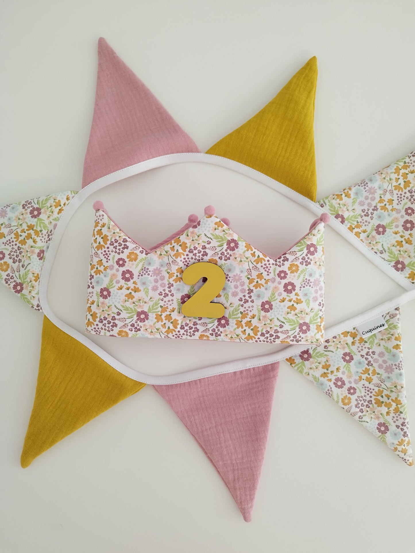 Conjunto Cumpleaños : Banderola+ Corona+ Números de Madera Zinnia