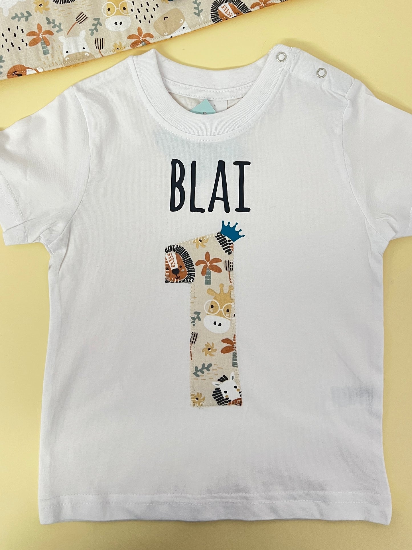 Camiseta cumpleaños con número y nombre
