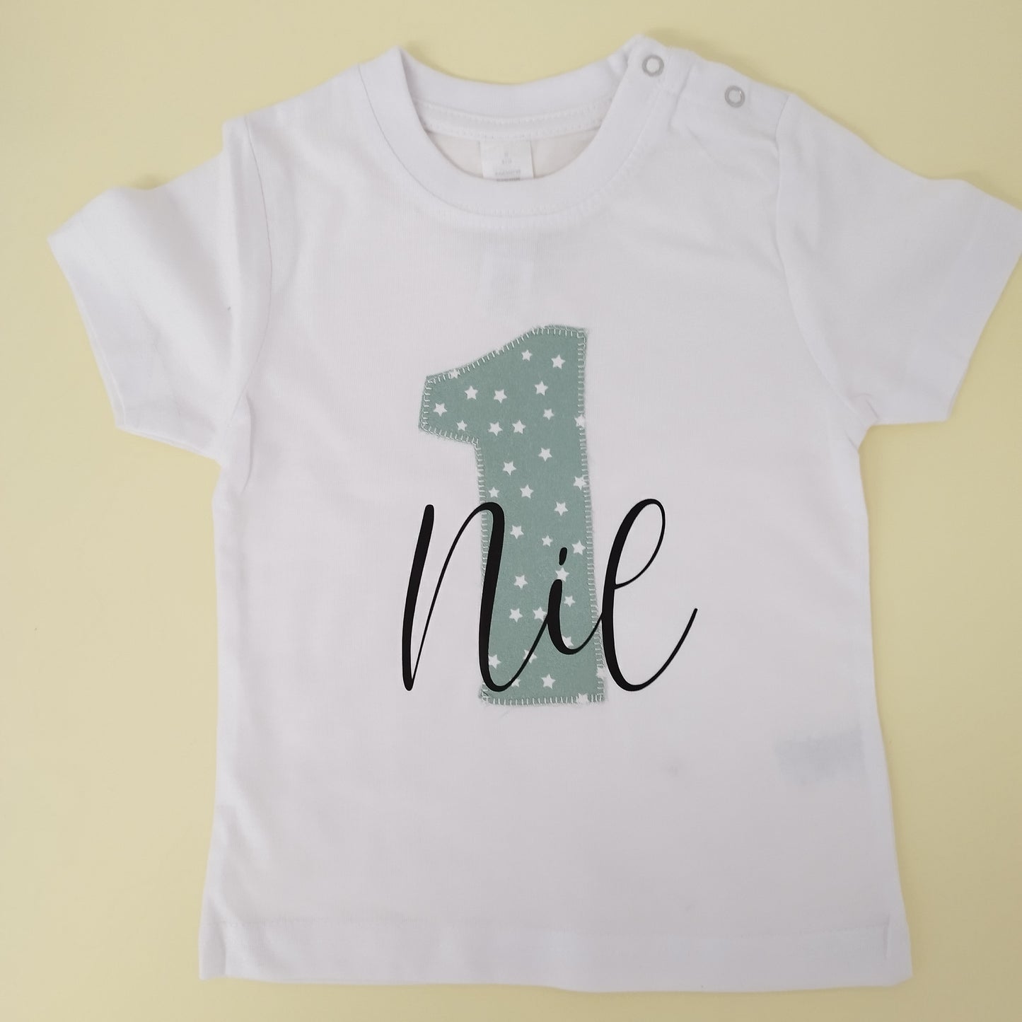 Camiseta cumpleaños con número y nombre