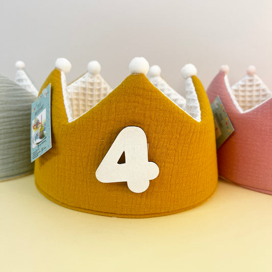 Corona infantil cumpleaños reversible muselina mostaza clásica